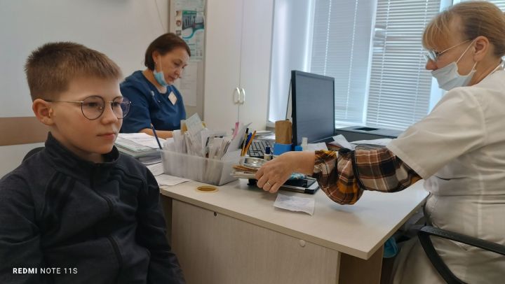 Врачи детской поликлиники Менделеевской ЦРБ напомнили правила безопасности на воде