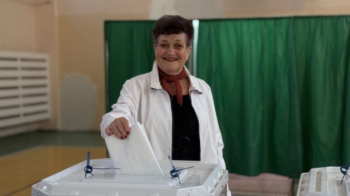 Почётный гражданин Менделеевска Любовь Сорокина проголосовала в первый день выборов