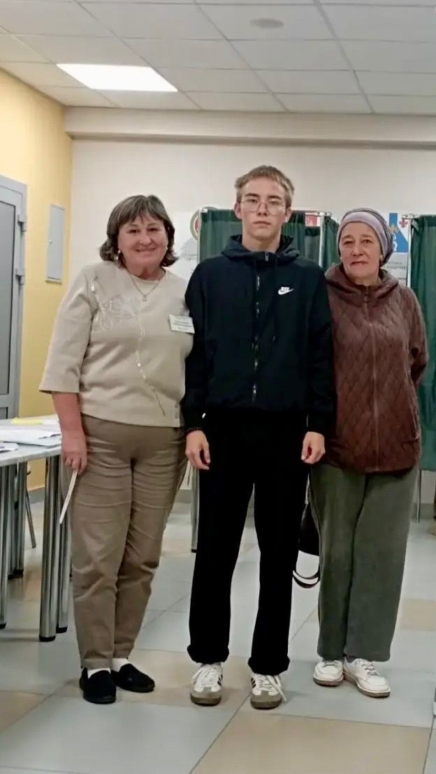 Арслан Ахметов впервые проголосовал на выборах в Менделеевске