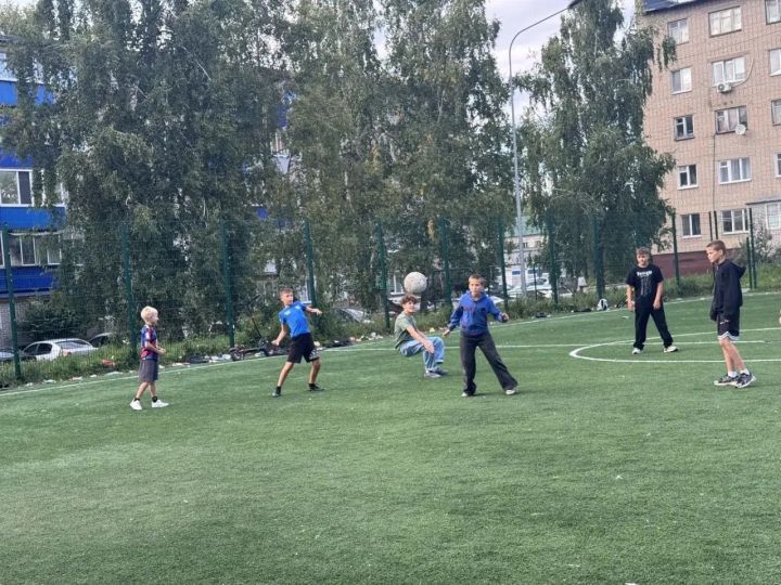 В Менделеевске организовали дворовые игры